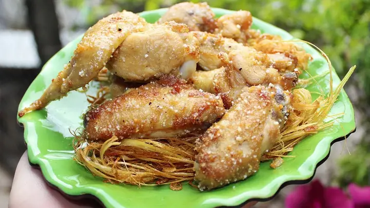 Cách Làm Gà Rang Muối Nguyên Con Đúng Chuẩn: Giòn Da, Thịt Mềm Cách Làm Gà Rang Muối Nguyên Con Đúng Chuẩn: Giòn Da, Thịt Mềm