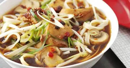 Công Thức Súp Gà Cay Chua Chuẩn Vị Tại Nhà Công Thức Súp Gà Cay Chua Chuẩn Vị Tại Nhà