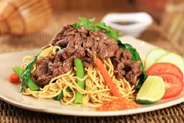 Mì Xào Bò Tiếng Anh Là Gì? Cẩm Nang Toàn Tập Về Món Ăn Quốc Dân Mì Xào Bò Tiếng Anh Là Gì? Cẩm Nang Toàn Tập Về Món Ăn Quốc Dân