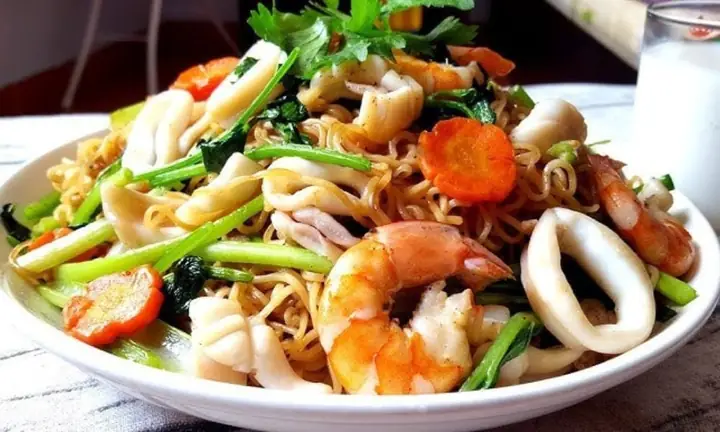 Mì Xào Hải Sản: Công Thức Chuẩn Và Bí Quyết Nấu Ngon Tại Nhà Mì Xào Hải Sản: Công Thức Chuẩn Và Bí Quyết Nấu Ngon Tại Nhà