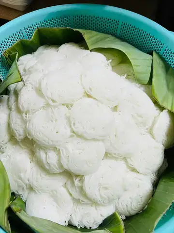 Mua Bún Lá Ở Sài Gòn