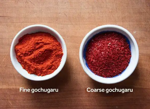Gochugaru Vs Ớt Bột Việt: So Sánh Chi Tiết Để Chọn Đúng Gochugaru Vs Ớt Bột Việt: So Sánh Chi Tiết Để Chọn Đúng