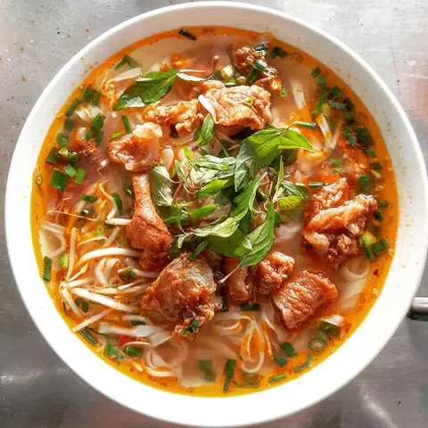 Phở Sốt Vang Là Gì? Khám Phá Món Ăn Giao Thoa Á Âu Phở Sốt Vang Là Gì? Khám Phá Món Ăn Giao Thoa Á Âu