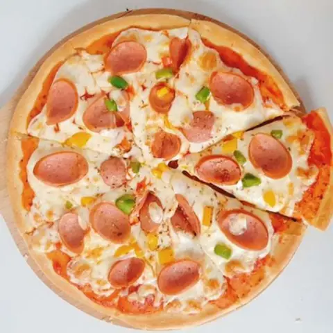 Công Thức Pizza Xúc Xích Phô Mai Hoàn Hảo Tại Nhà Công Thức Pizza Xúc Xích Phô Mai Hoàn Hảo Tại Nhà