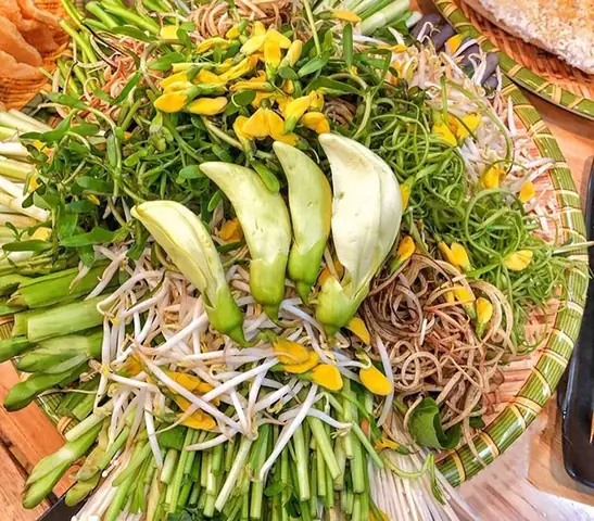 Bí Quyết Chọn Rau Ăn Lẩu Miền Tây Chuẩn Vị Sông Nước