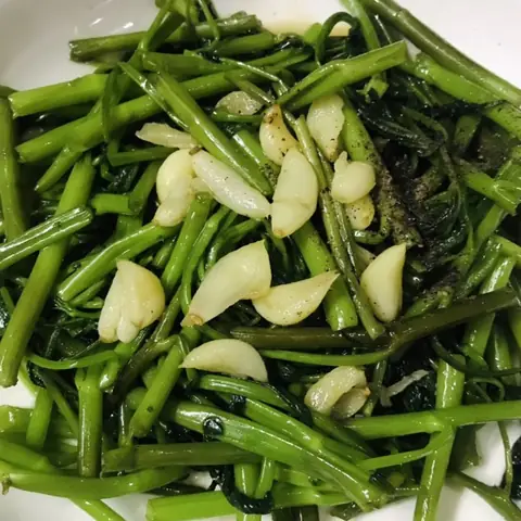 Rau Muống Xào Tỏi: Tất Tần Tật Các Tên Gọi & Ý Nghĩa Ẩm Thực Rau Muống Xào Tỏi: Tất Tần Tật Các Tên Gọi & Ý Nghĩa Ẩm Thực