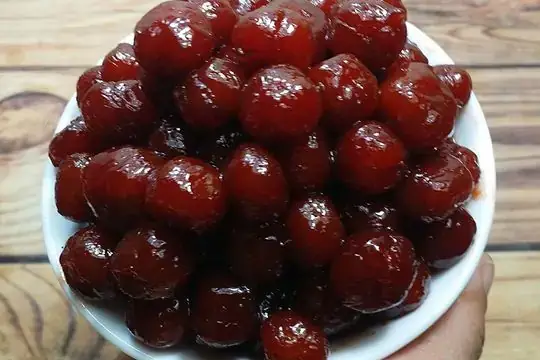 Tại Sao Mứt Chùm Ruột Không Đỏ? Nguyên Nhân & Bí Quyết Khắc Phục
