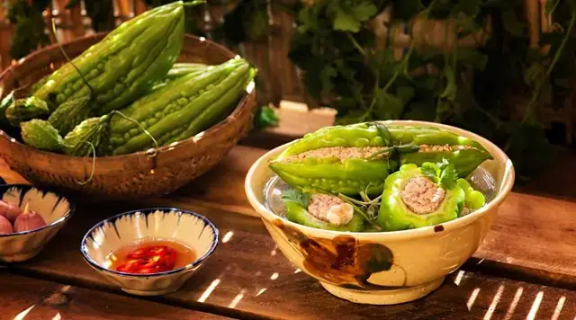 Thuyết Minh Về Món Khổ Qua Nhồi Thịt Thuyết Minh Về Món Khổ Qua Nhồi Thịt
