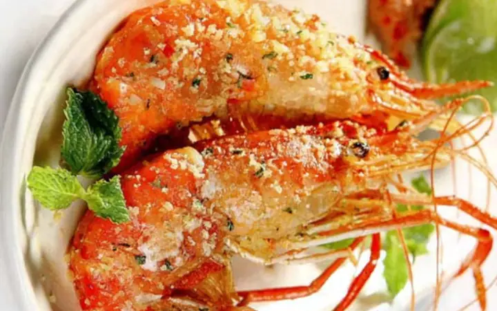 Tôm Càng Xanh Rang Muối: Bí Quyết Lớp Vỏ Giòn Rụm, Thịt Ngọt Dai Chuẩn Nhà Hàng Tôm Càng Xanh Rang Muối: Bí Quyết Lớp Vỏ Giòn Rụm, Thịt Ngọt Dai Chuẩn Nhà Hàng