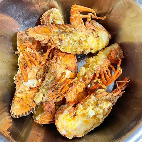 Bí Quyết Làm Tôm Mũ Ni Cháy Tỏi Thơm Lừng Chuẩn Vị Nhà Hàng Bí Quyết Làm Tôm Mũ Ni Cháy Tỏi Thơm Lừng Chuẩn Vị Nhà Hàng
