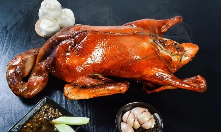 Cách Làm Vịt Quay Sốt Tiêu Đen Tại Nhà: Bí Quyết Da Giòn, Thịt Mềm Hoàn Hảo Cách Làm Vịt Quay Sốt Tiêu Đen Tại Nhà: Bí Quyết Da Giòn, Thịt Mềm Hoàn Hảo