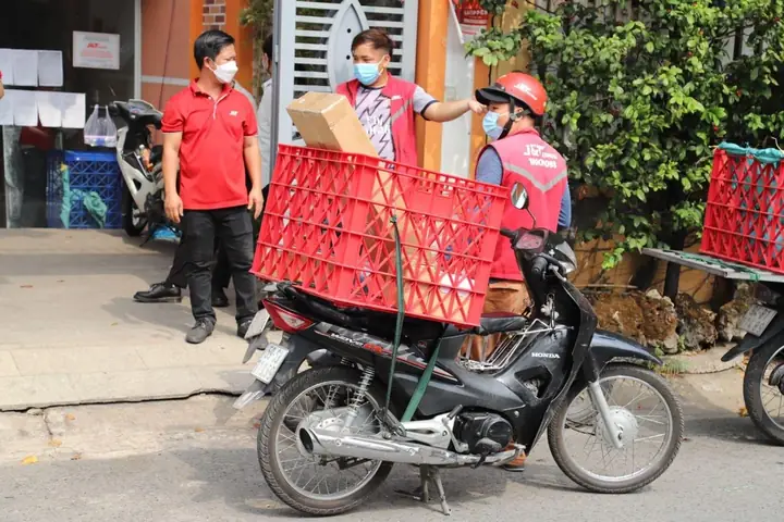 Ảnh Shipper Giao Hàng Ảnh Shipper Giao Hàng