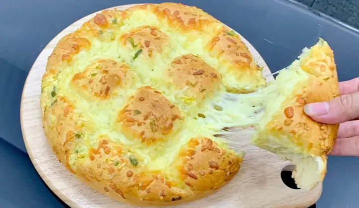 Hướng Dẫn Làm Bánh Mì Phô Mai Kéo Sợi Thơm Ngon Tại Nhà Bằng Nồi Chiên Không Dầu & Chảo Hướng Dẫn Làm Bánh Mì Phô Mai Kéo Sợi Thơm Ngon Tại Nhà Bằng Nồi Chiên Không Dầu & Chảo