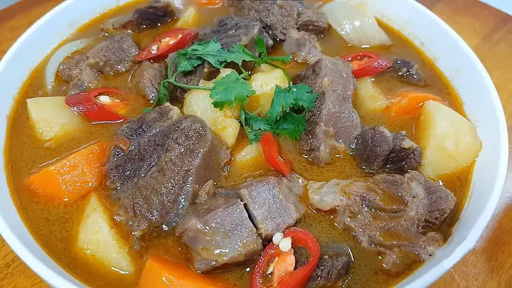 Cách Làm Bắp Bò Hầm Khoai Tây Thơm Ngon Chuẩn Vị, Thịt Mềm Mại Tại Nhà Cách Làm Bắp Bò Hầm Khoai Tây Thơm Ngon Chuẩn Vị, Thịt Mềm Mại Tại Nhà