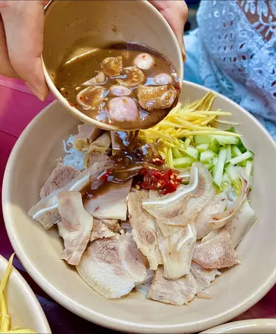 Top Quán Bún Mắm Nêm Nha Trang Ngon Nhất: Địa Chỉ & Review Chi Tiết