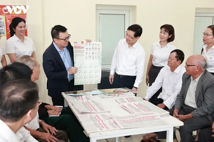 Bưu Điện Kiến Văn Bưu Điện Kiến Văn