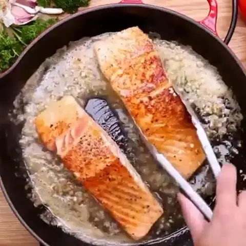 Cá Hồi Chiên Bơ Cho Bé Cá Hồi Chiên Bơ Cho Bé
