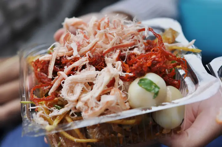 Hướng Dẫn Chi Tiết Cách Làm Bánh Tráng Trộn Bò Khô Ngon Chuẩn Vị Tại Nhà Hướng Dẫn Chi Tiết Cách Làm Bánh Tráng Trộn Bò Khô Ngon Chuẩn Vị Tại Nhà
