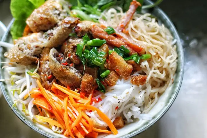 Cách Làm Bún Chả Giò Ngon Chuẩn Vị Tại Nhà Cách Làm Bún Chả Giò Ngon Chuẩn Vị Tại Nhà