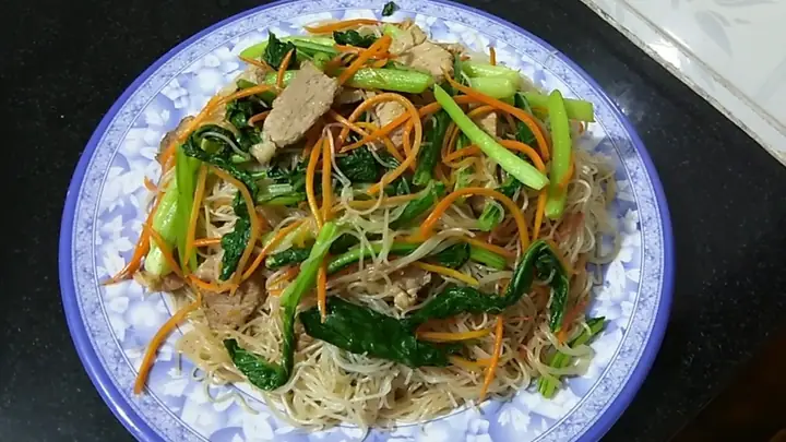 Cách Làm Bún Gạo Xào Thịt Bò Thơm Ngon Chuẩn Vị Tại Nhà Cách Làm Bún Gạo Xào Thịt Bò Thơm Ngon Chuẩn Vị Tại Nhà