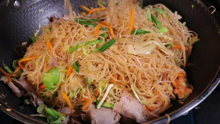 Cách Làm Bún Gạo Xào Thịt Bò Thơm Ngon Chuẩn Vị Tại Nhà Cách Làm Bún Gạo Xào Thịt Bò Thơm Ngon Chuẩn Vị Tại Nhà