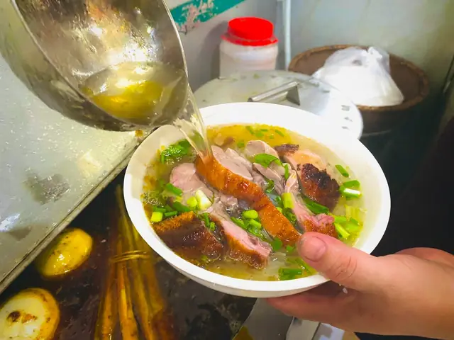 Hướng Dẫn Chi Tiết Cách Làm Bún Vịt Quay Thơm Ngon Chuẩn Vị Tại Nhà Hướng Dẫn Chi Tiết Cách Làm Bún Vịt Quay Thơm Ngon Chuẩn Vị Tại Nhà