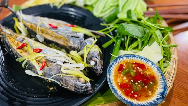 Cách Làm Cá Biển Hấp Cuốn Bánh Tráng Ngon Chuẩn Vị, Dễ Thực Hiện Tại Nhà Cách Làm Cá Biển Hấp Cuốn Bánh Tráng Ngon Chuẩn Vị, Dễ Thực Hiện Tại Nhà