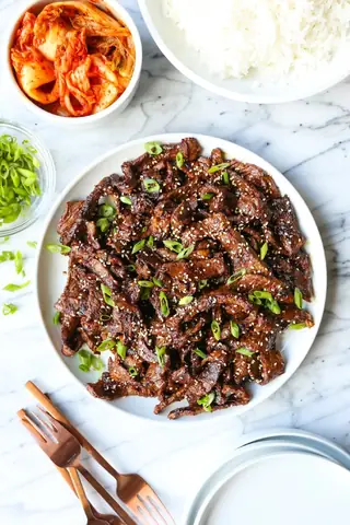 Hướng Dẫn Chi Tiết Cách Làm Món Bulgogi Hàn Quốc Chuẩn Vị Tại Nhà