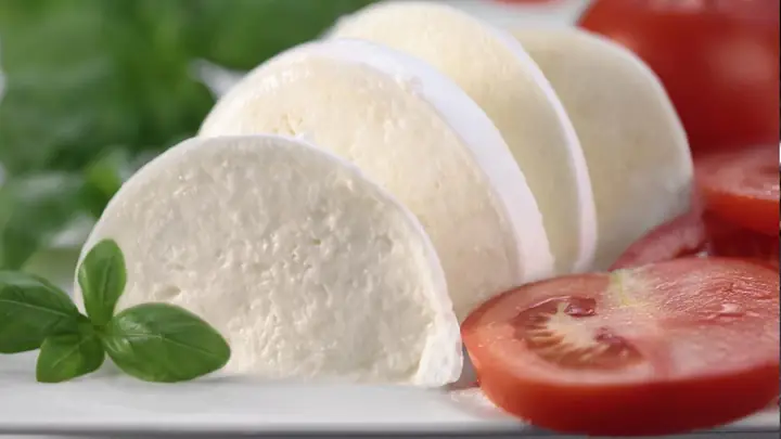 Hướng Dẫn Làm Phô Mai Mozzarella Kéo Sợi Đơn Giản Tại Nhà Với 2-3 Nguyên Liệu Hướng Dẫn Làm Phô Mai Mozzarella Kéo Sợi Đơn Giản Tại Nhà Với 2-3 Nguyên Liệu