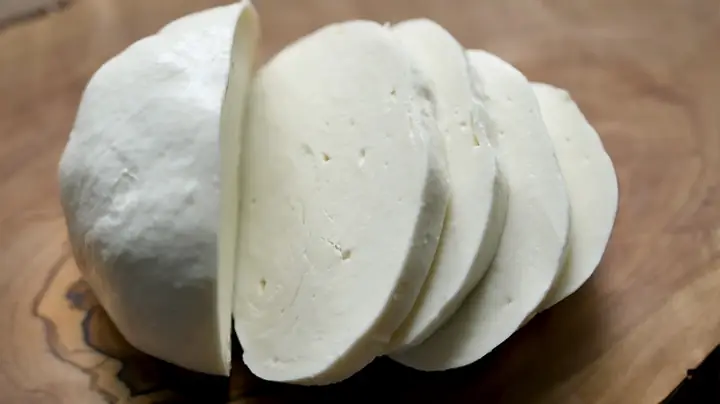 Hướng Dẫn Làm Phô Mai Mozzarella Kéo Sợi Đơn Giản Tại Nhà Với 2-3 Nguyên Liệu Hướng Dẫn Làm Phô Mai Mozzarella Kéo Sợi Đơn Giản Tại Nhà Với 2-3 Nguyên Liệu