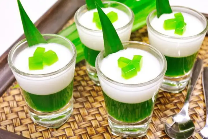 Hướng Dẫn Chi Tiết Cách Nấu Thạch Dừa Lá Dứa Thơm Ngon Tại Nhà Hướng Dẫn Chi Tiết Cách Nấu Thạch Dừa Lá Dứa Thơm Ngon Tại Nhà