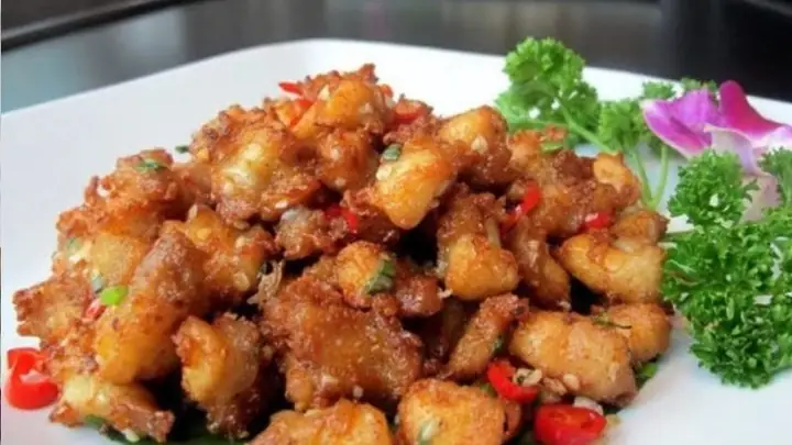 Hướng Dẫn Chi Tiết Cách Làm Gà Rang Nước Mắm Giòn Ngon, Đậm Đà Chuẩn Vị