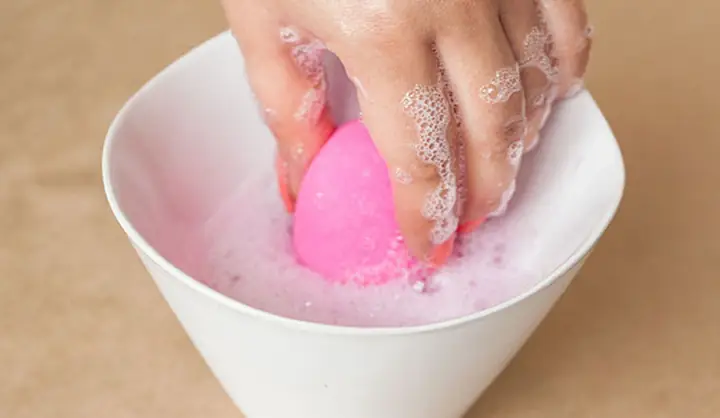 Cách Vệ Sinh Mút Trang Điểm Cách Vệ Sinh Mút Trang Điểm