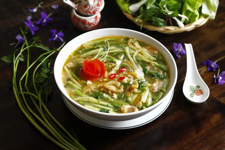 Hướng Dẫn Chi Tiết Cách Nấu Canh Khoai Tây Rau Cần Thơm Ngon Chuẩn Vị Thái Bình