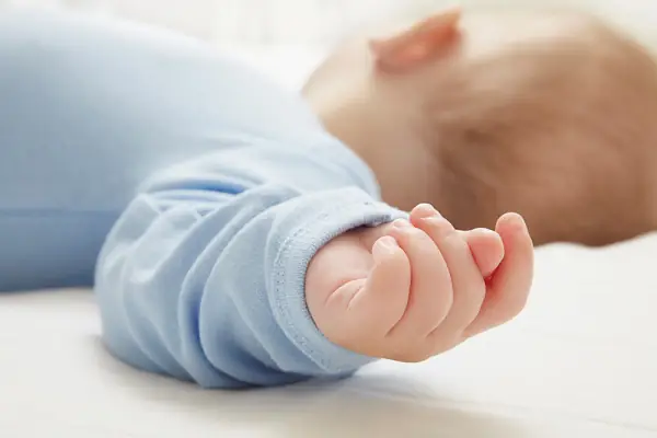 Cắt Móng Tay Cho Bé Bị Chảy Máu Cắt Móng Tay Cho Bé Bị Chảy Máu