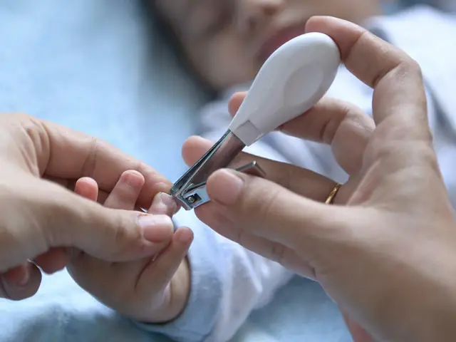 Cắt Móng Tay Cho Bé Bị Chảy Máu Cắt Móng Tay Cho Bé Bị Chảy Máu