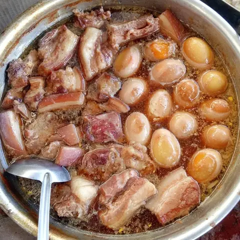 Hình Ảnh Thịt Kho Hột Vịt: Hương Vị Tết Truyền Thống & Cách Làm Ngon