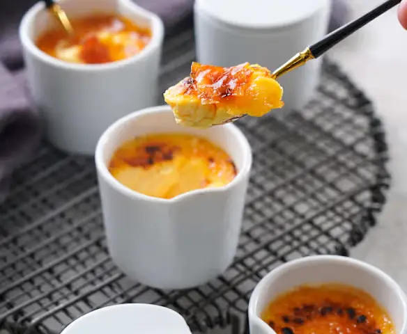Hướng Dẫn Làm Bánh Flan (crème Brûlée) Không Cần Lò Nướng: Công Thức Dễ Làm Tại Nhà
