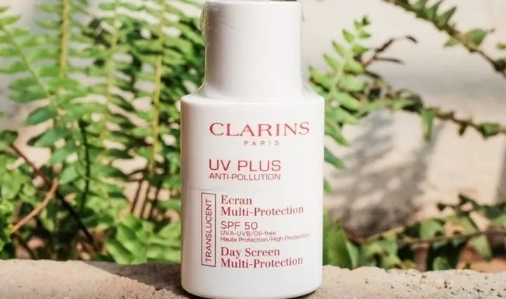 Kem Chống Nắng Clarins Màu Hồng Review