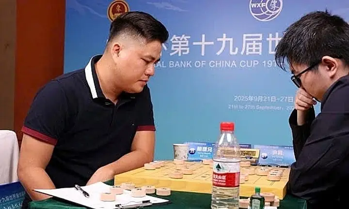 Kỳ Thủ Cờ Tướng Số 1 Trung Quốc Kỳ Thủ Cờ Tướng Số 1 Trung Quốc