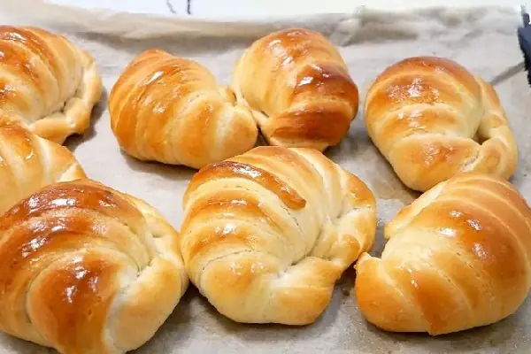 Hướng Dẫn Làm Bánh Ngọt Đơn Giản Tại Nhà Cho Người Mới Bắt Đầu Hướng Dẫn Làm Bánh Ngọt Đơn Giản Tại Nhà Cho Người Mới Bắt Đầu