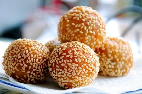 Hướng Dẫn Chi Tiết Cách Làm Bánh Rán Nhân Đậu Xanh Từ Bột Mì Giòn Rụm Tại Nhà