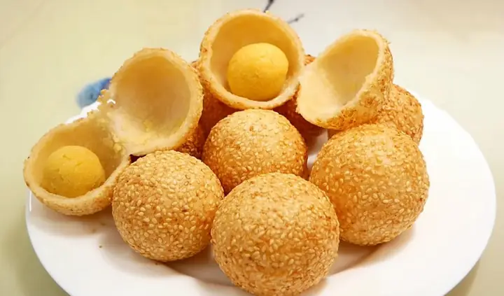 Hướng Dẫn Chi Tiết Cách Làm Bánh Rán Nhân Đậu Xanh Từ Bột Mì Giòn Rụm Tại Nhà