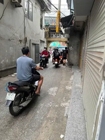 Ngõ Chùa Hưng Ký