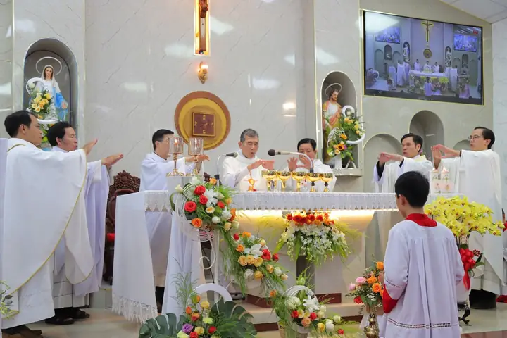 Nhà Thờ Bình Hưng Nhà Thờ Bình Hưng