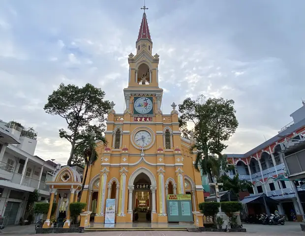 Nhà Thờ Cha Tam