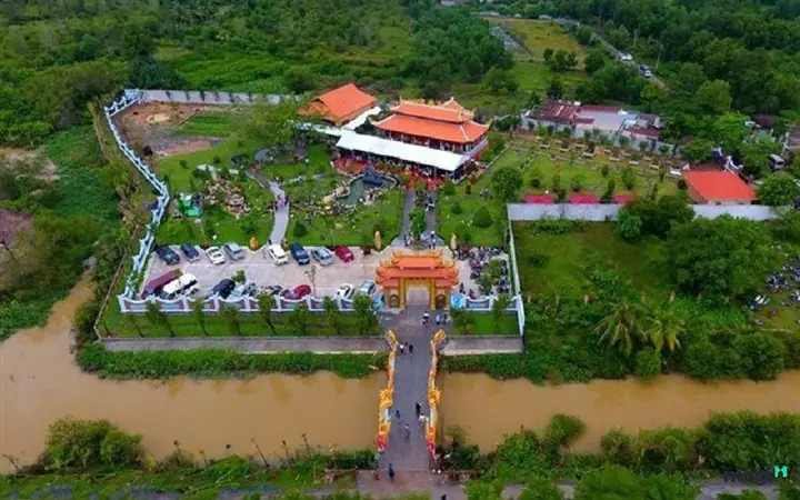 Nhà Thờ Hoài Linh