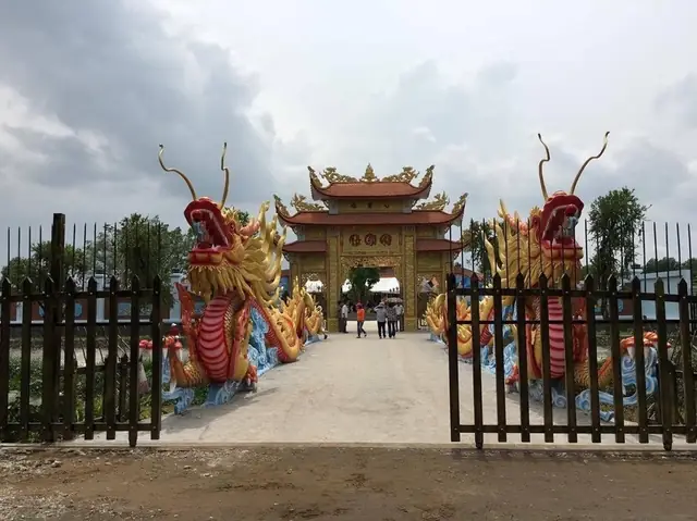 Nhà Thờ Hoài Linh