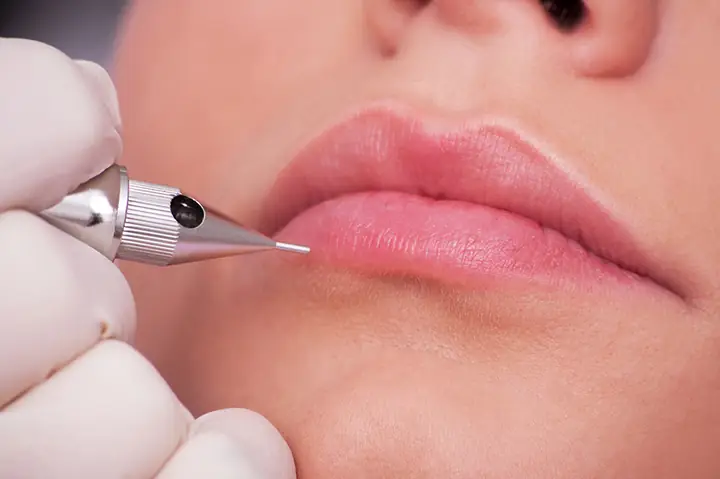 Phụ Nữ Môi Thâm Tướng Số Phụ Nữ Môi Thâm Tướng Số