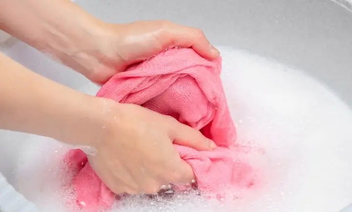 Quần Áo Trẻ Sơ Sinh Có Nên Giặt Máy